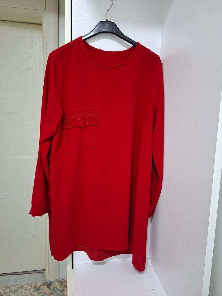 Kırmızı Uzun Kollu Nakışlıi Tunik - Görsel 2