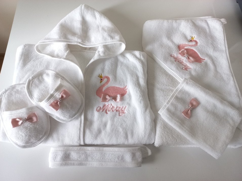 Nakışlı Pamuk Kız Bornoz ve Havlu Seti - Görsel 3