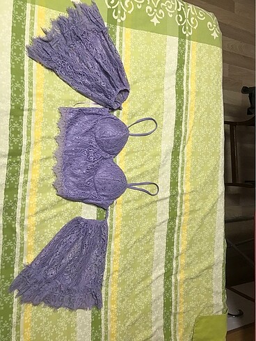 Bershka dantel crop lila/mor