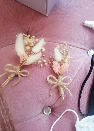Damat yaka çiçeği 