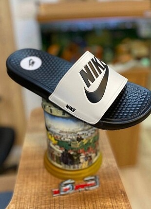 Nike terlik