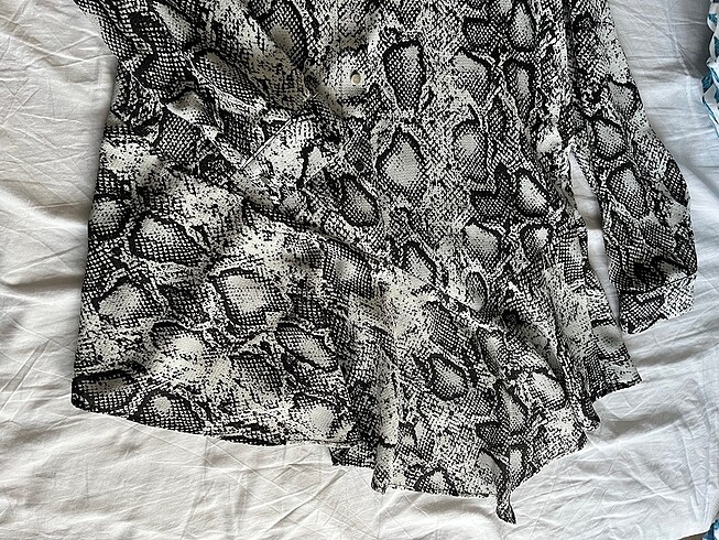 Yılan derisi gömlek - Görsel 2