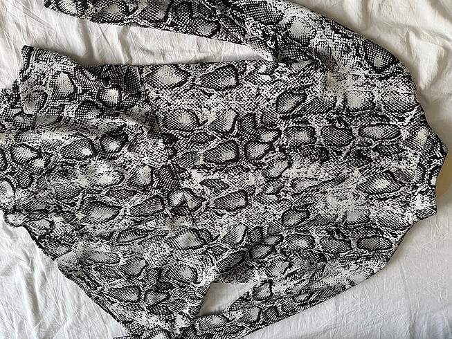 Yılan derisi gömlek - Görsel 5