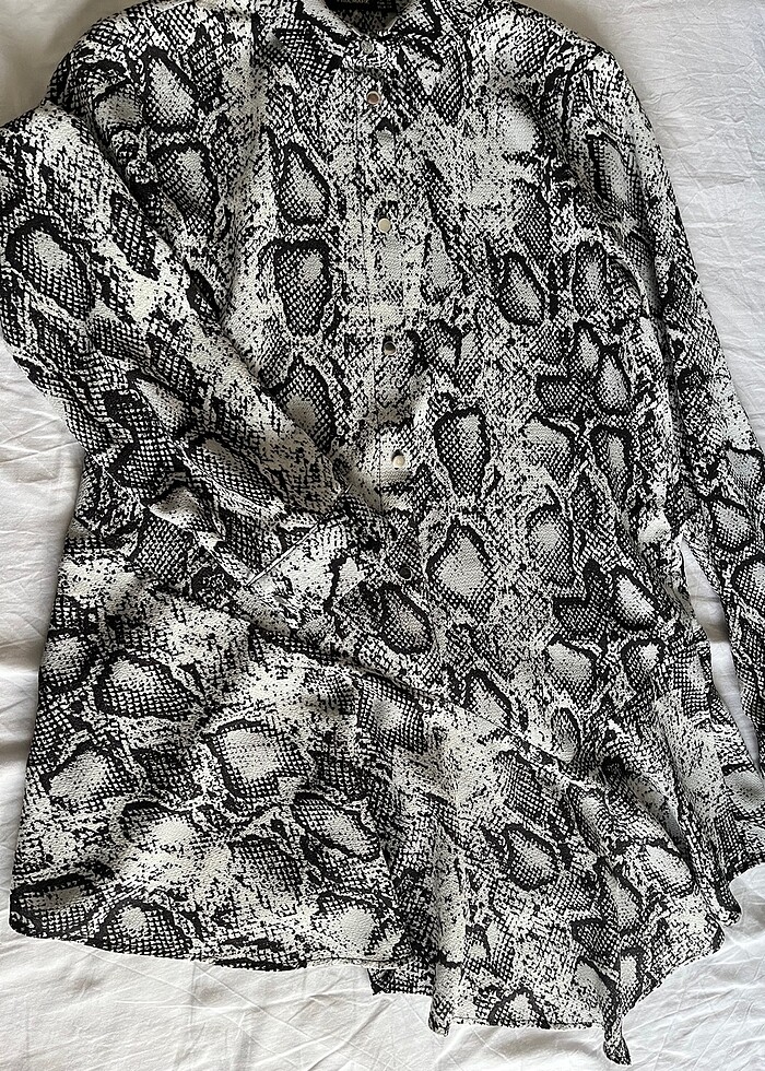 Yılan derisi gömlek - Görsel 3