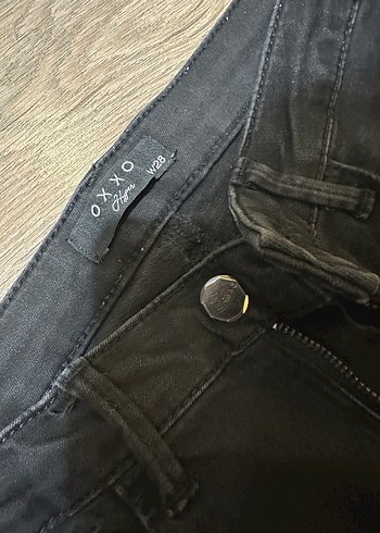 Siyah Kemerli Dar Kesim Kadın Jean - Görsel 2