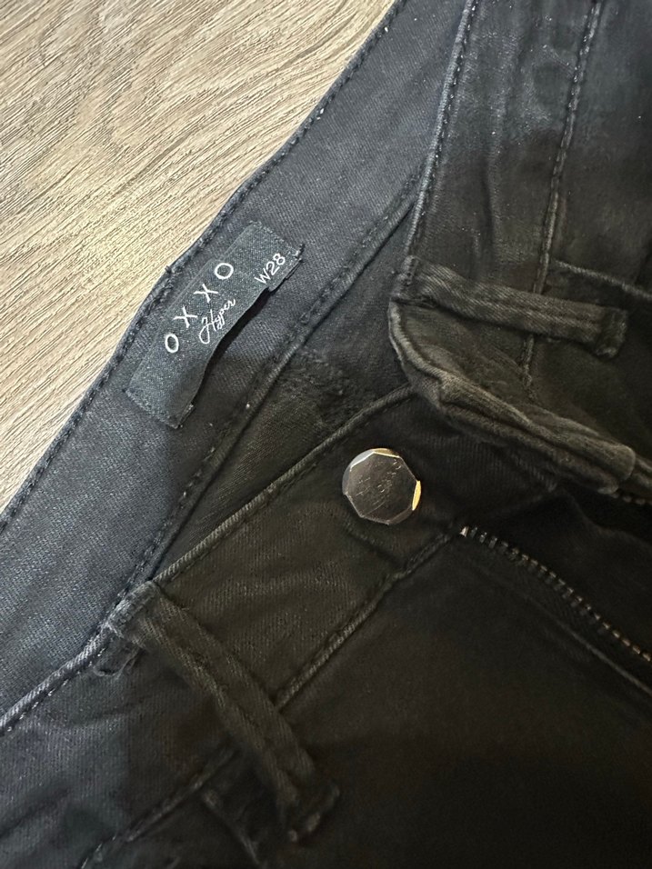 Siyah Kemerli Dar Kesim Kadın Jean - Görsel 2