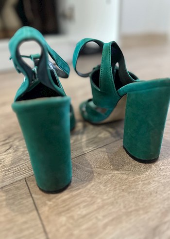 Shoes & More Yeşil Süet Tokalı Stiletto Kadın Ayakkabı