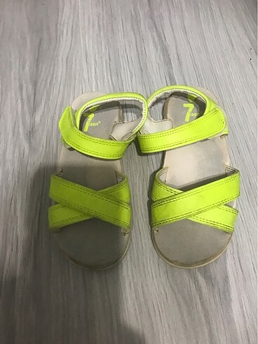 LC Waikiki Kız çocuk sandalet