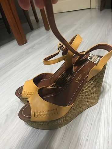 39 Beden Kadın dolgu topuk ayakkabı