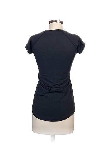 s Beden Nike T-shirt %70 İndirimli.