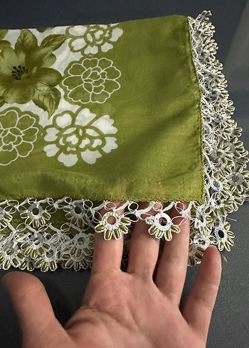 Armine Yeşil oyalı başörtü yeşil oyalı eşarp