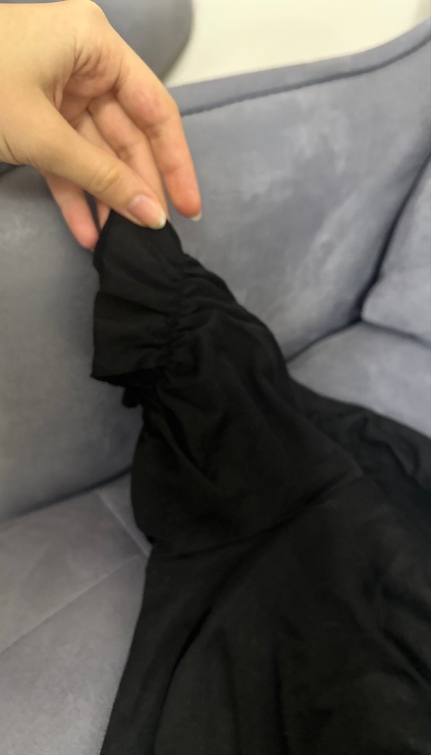 Siyah Kısa Kollu Fırfırlı Tişört - Görsel 2