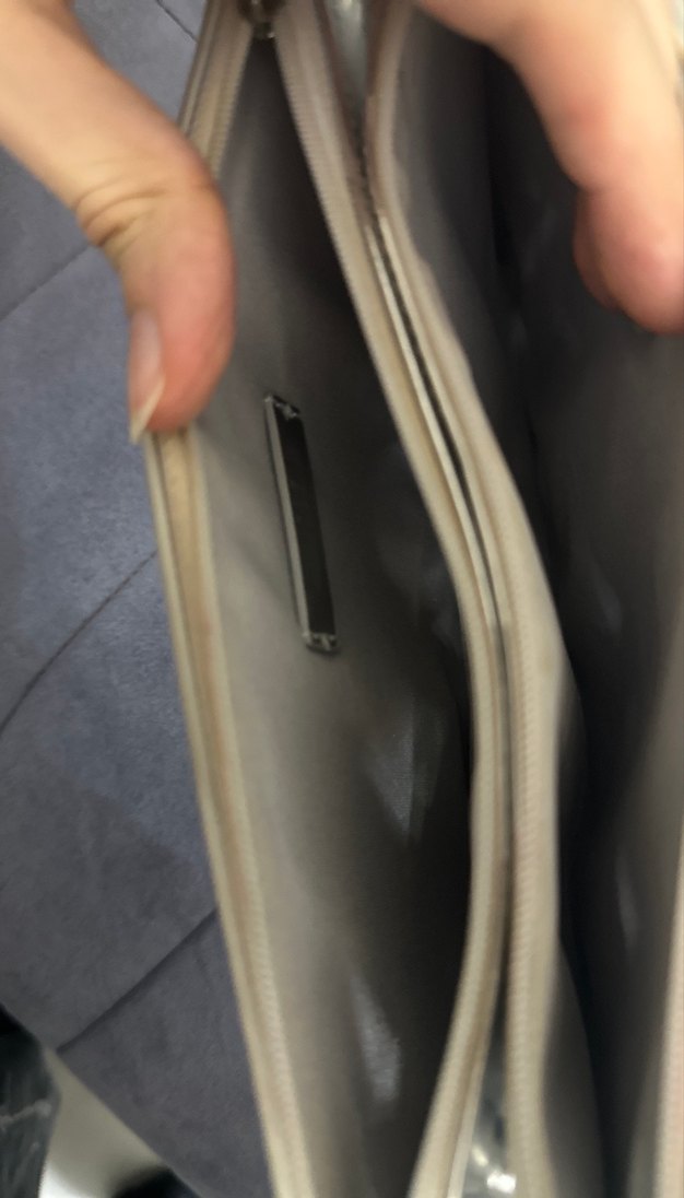 Altın Renkli Fermuarlı Kadın Portföy Çanta - Görsel 4