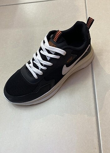 Nike spor ayakkabı