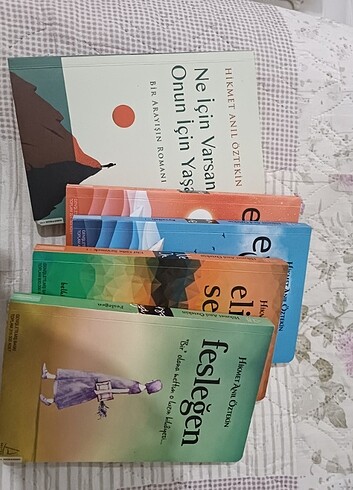 Hikmet Anıl Öztekin Ne için Varsan Onun İçin Yaşa ve diğerleri
