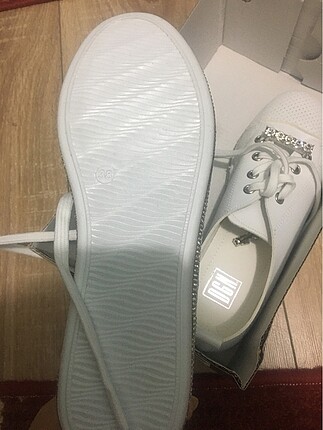 38 Beden beyaz Renk taşlı ayakkabı