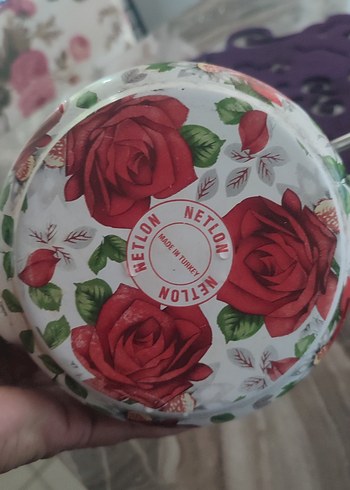 American Vintage Gül Desenli Beyaz Çaydanlık Seti