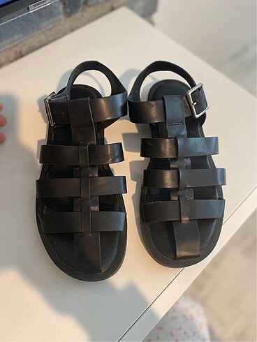 Pull and bear sandalet