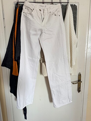 Stradivarius Beyaz jean D92 stradivarius