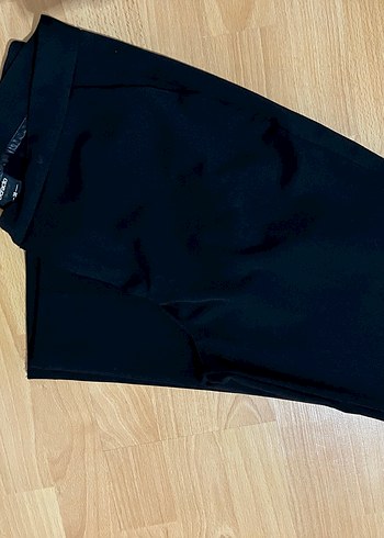 Siyah Kadın Midi Kumaş Pantolon - Görsel 2