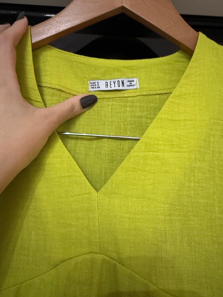 Yeşil V Yakalı Keten Midi Elbise - Görsel 4