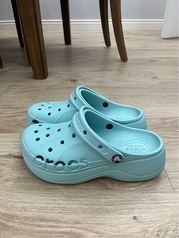 37 Beden Orjinal sıfır(hiç kullanılmamış) crocs clog platform