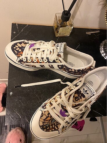 40 Beden çeşitli Renk Adidas spor ayakkabı