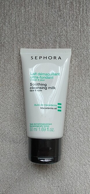 Sephora temizleme sütü