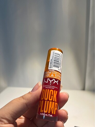 NYX nyx duck plump 19 cherry spice