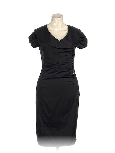 PreLoved Kısa Elbise %70 İndirimli.