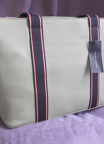  Beden Tommy Hilfiger kol çantası 