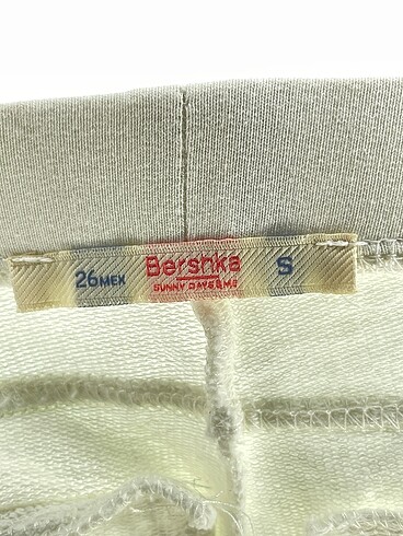 s Beden çeşitli Renk Bershka Tayt / Spor taytı %70 İndirimli.