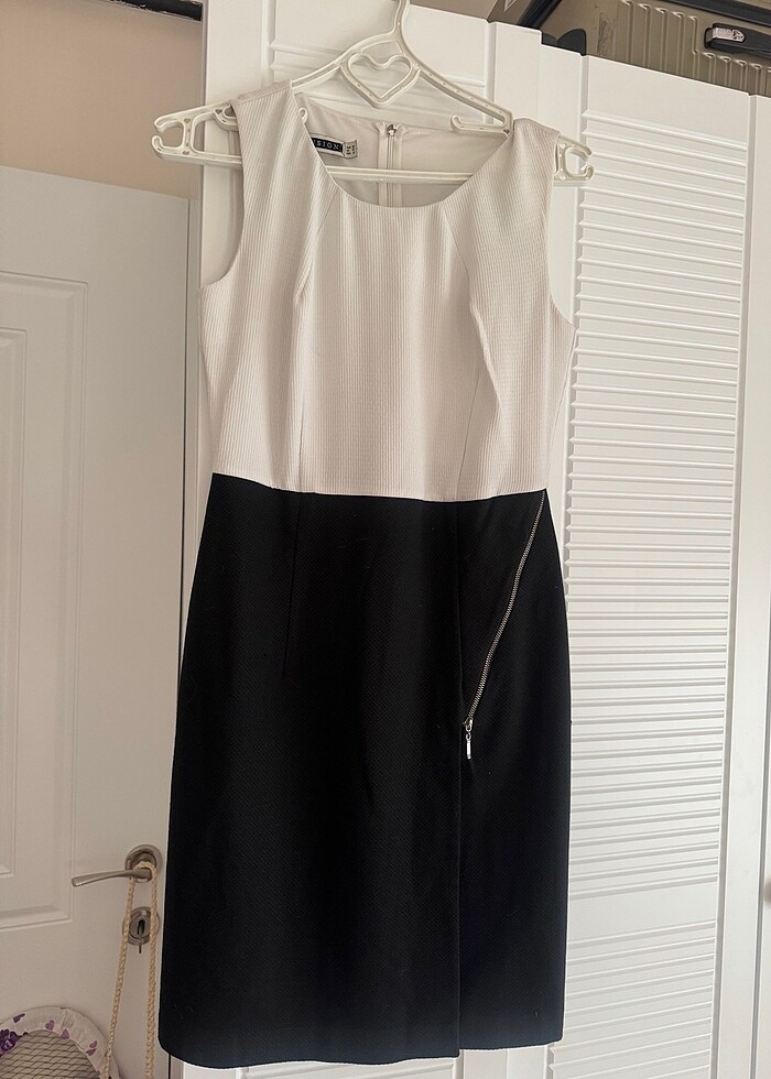 Siyah beyaz şık elbise - Görsel 2