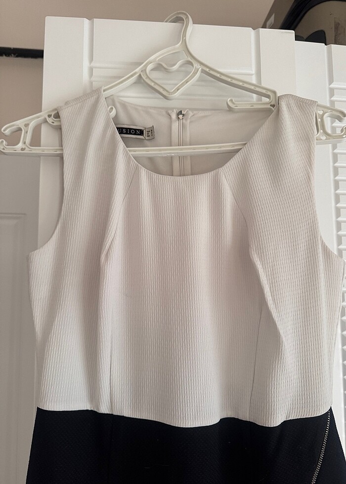 Siyah beyaz şık elbise - Görsel 4