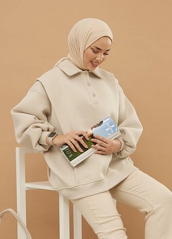 Sweatshirt