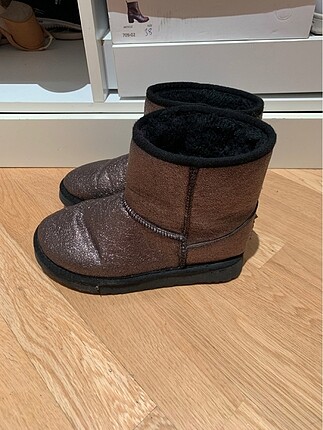 Ugg bot 