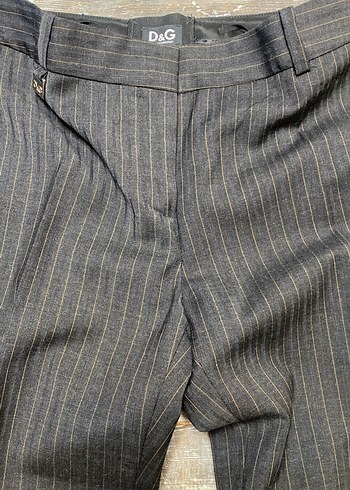 Siyah Çizgili Pilili Midi Kumaş Pantolon - Görsel 5