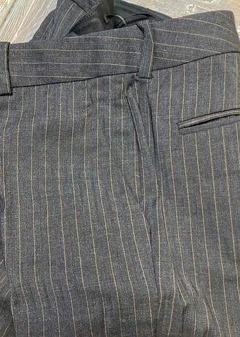 Siyah Çizgili Pilili Midi Kumaş Pantolon - Görsel 7