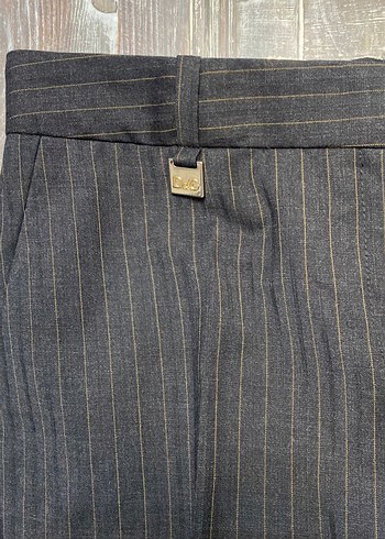 Siyah Çizgili Pilili Midi Kumaş Pantolon - Görsel 8