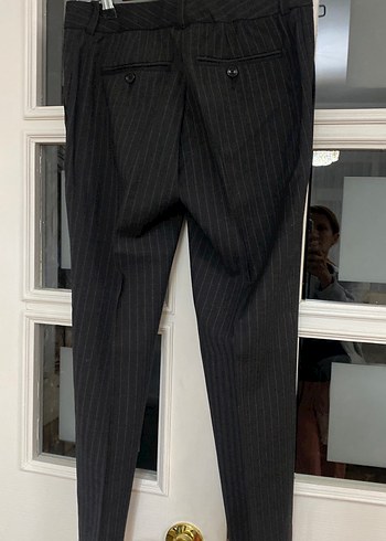Siyah Çizgili Pilili Midi Kumaş Pantolon - Görsel 3