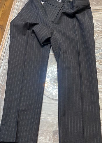 Siyah Çizgili Pilili Midi Kumaş Pantolon - Görsel 4