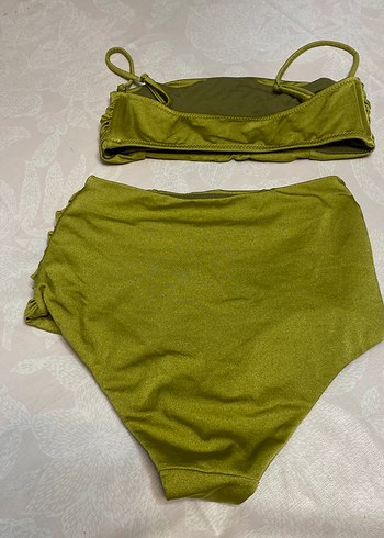 Diğer Parlak Yeşil Fırfırlı Mini Bikini Takımı