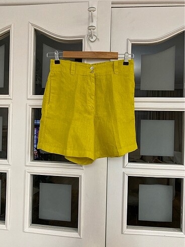 36 Beden sarı Renk Massimo Dutti keten şort