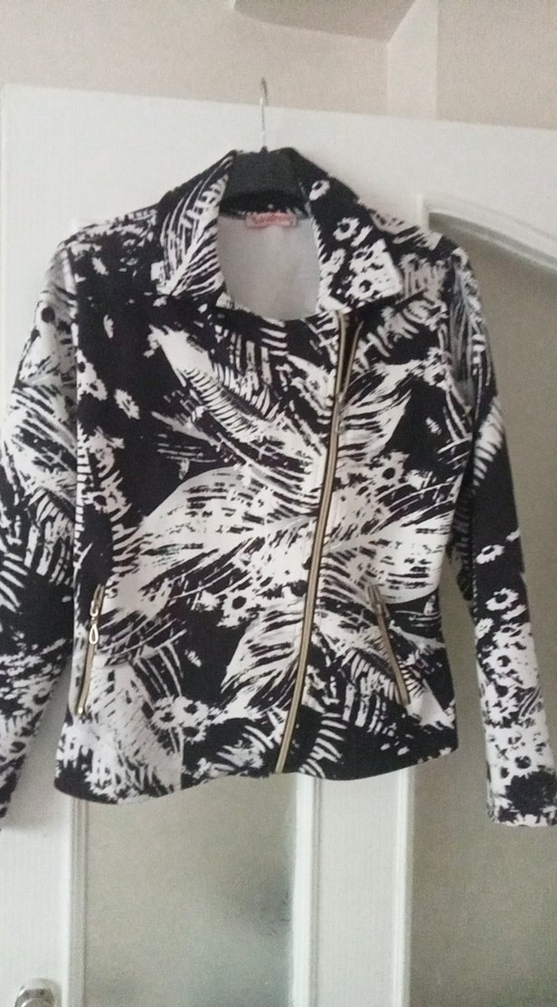 Kadın Siyah Beyaz Desenli Fermuarlı Ceket - Görsel 2