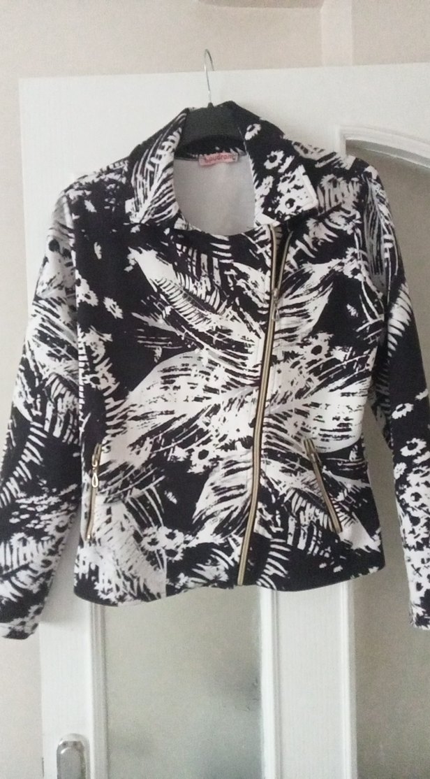 Kadın Siyah Beyaz Desenli Fermuarlı Ceket - Görsel 5