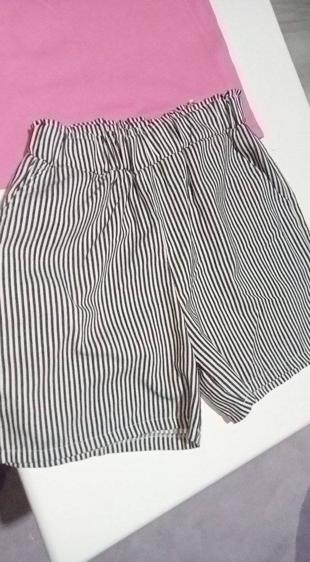 Kız Çocuk Çizgili Pileli Şort ve Koton omuzu açık kısakollu - Görsel 3