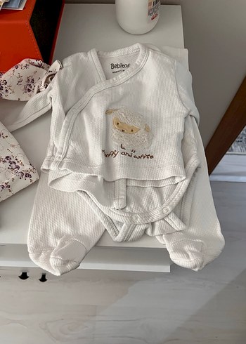 Uzun Kollu, Dantelli Desenli Bebek Kız Takımı - Görsel 2