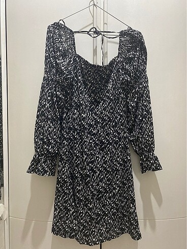 Siyah beyaz desenli elbise - Görsel 2