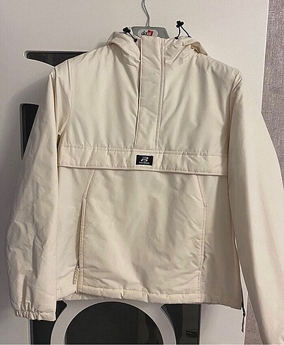 Pull and Bear Mont