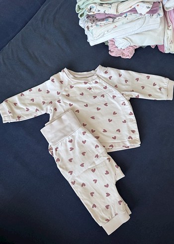 Uzun Kollu Kalp Desenli Bebek Kıyafet Takımı